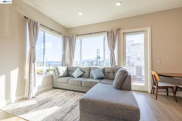 263 Llano De Los Robles Ave 1, San Jose, CA 95136