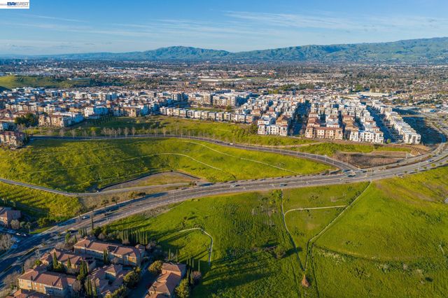 263 Llano De Los Robles Ave 1, San Jose, CA 95136