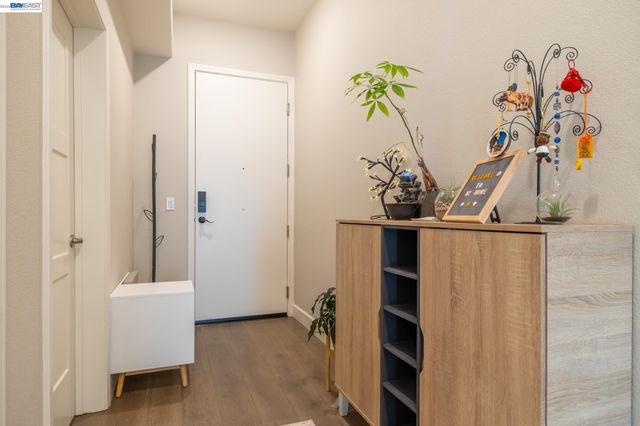 263 Llano De Los Robles Ave 1, San Jose, CA 95136