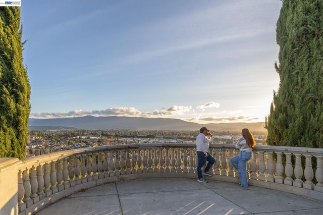 263 Llano De Los Robles Ave 1, San Jose, CA 95136