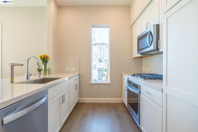 263 Llano De Los Robles Ave 1, San Jose, CA 95136