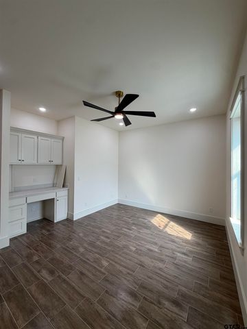 13927 Cedar Hill Ln, Tyler, TX 75704