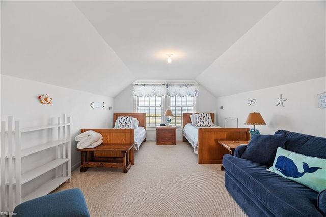 601 Pine ST, Cape Charles, VA 23310