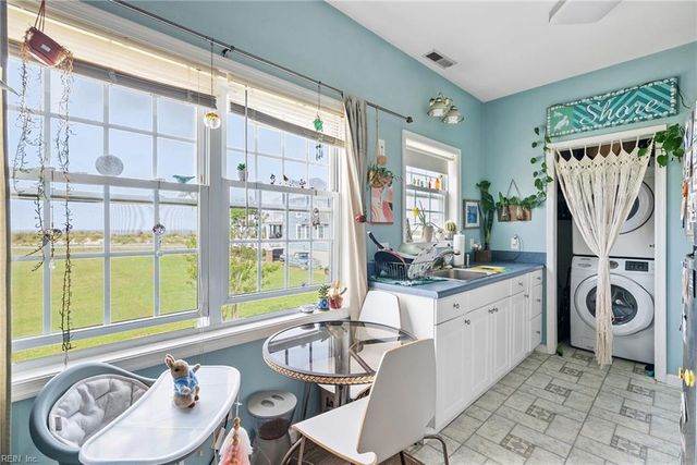 601 Pine ST, Cape Charles, VA 23310