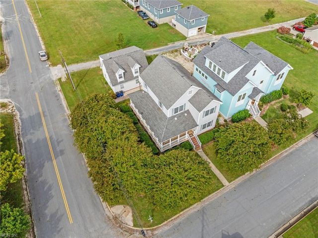 601 Pine ST, Cape Charles, VA 23310