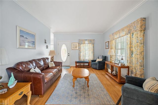 601 Pine ST, Cape Charles, VA 23310