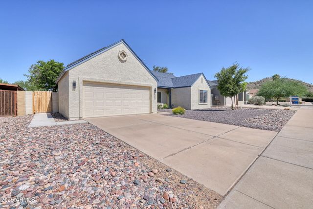 1362 E WICKIEUP Lane, Phoenix, AZ 85024