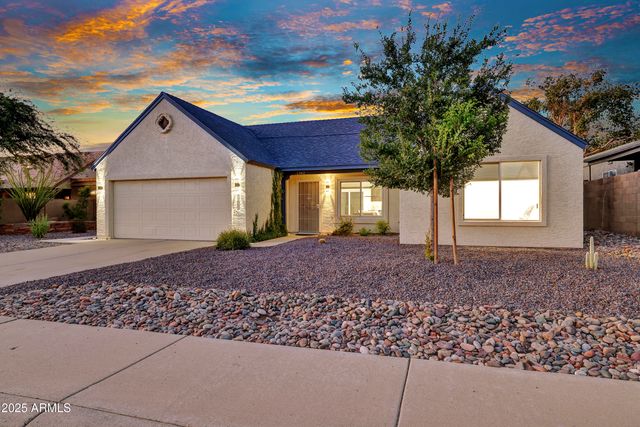 1362 E WICKIEUP Lane, Phoenix, AZ 85024