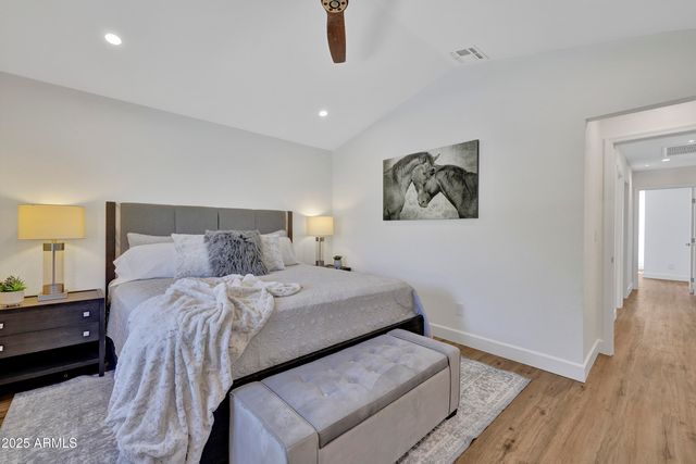 1362 E WICKIEUP Lane, Phoenix, AZ 85024