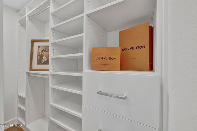 1362 E WICKIEUP Lane, Phoenix, AZ 85024