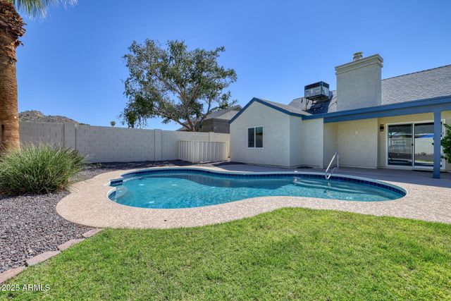 1362 E WICKIEUP Lane, Phoenix, AZ 85024