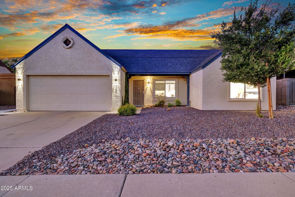 1362 E WICKIEUP Lane, Phoenix, AZ 85024