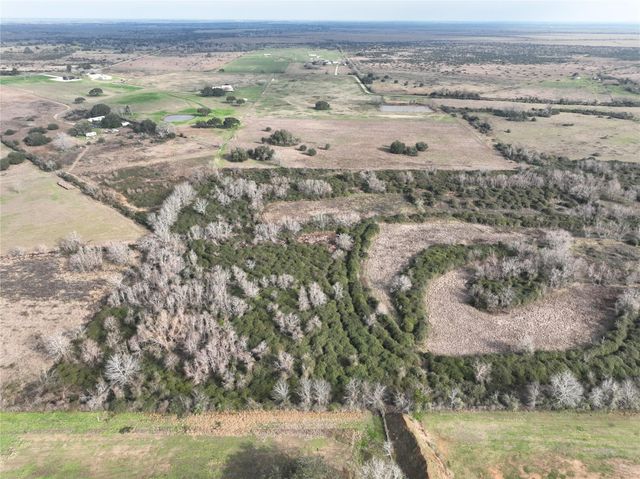 000 Schindler Road, Alleyton, TX 78935