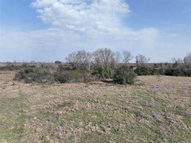 000 Schindler Road, Alleyton, TX 78935