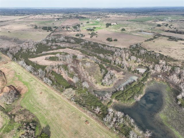 000 Schindler Road, Alleyton, TX 78935