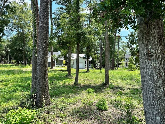 124 Whitehall Dr, Beaufort, SC 29907