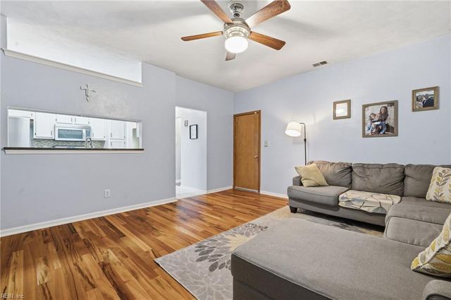 527 Windward DR, Chesapeake, VA 23320