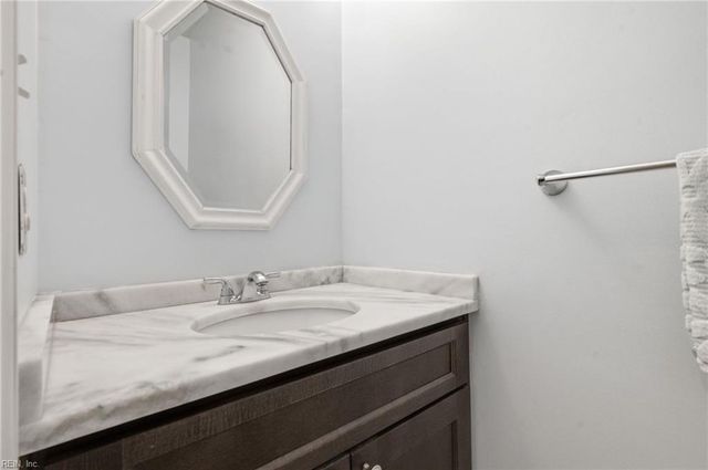 527 Windward DR, Chesapeake, VA 23320