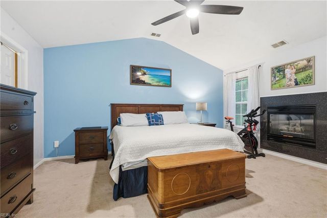 527 Windward DR, Chesapeake, VA 23320