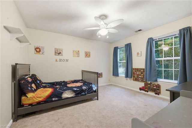 527 Windward DR, Chesapeake, VA 23320