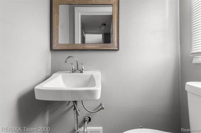 17420 Ohio Street, Detroit, MI 48221