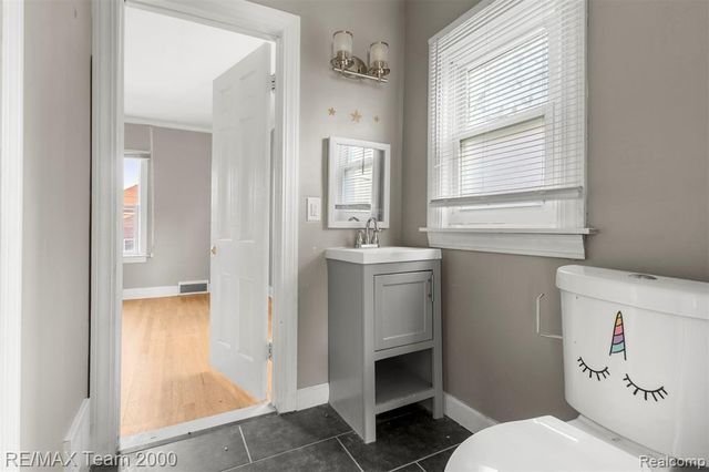 17420 Ohio Street, Detroit, MI 48221