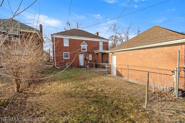 17420 Ohio Street, Detroit, MI 48221