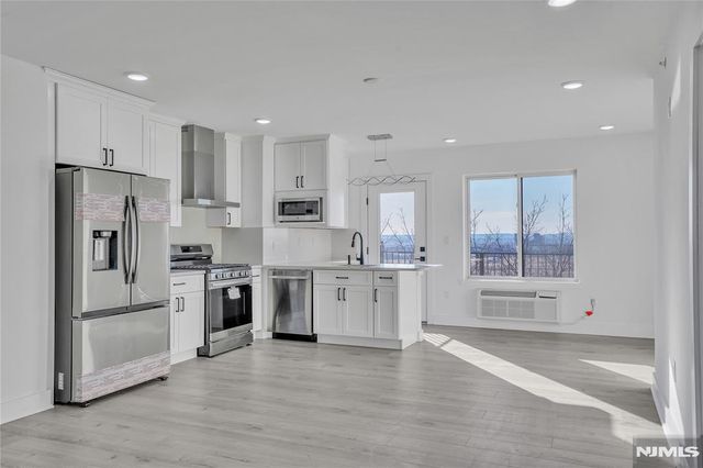 2601 Jane Street 304, North Bergen, NJ 07047
