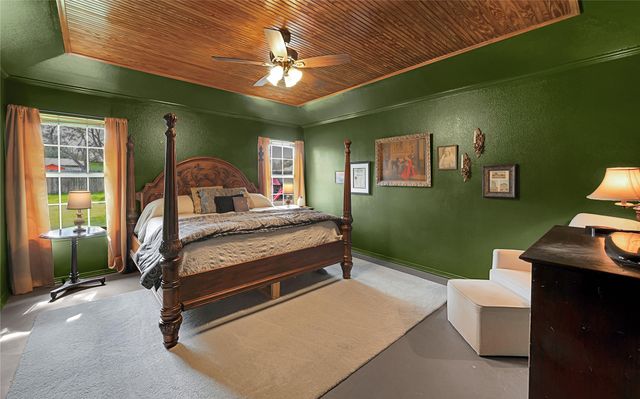 724 W 4th Street, Mcgregor, TX 76657