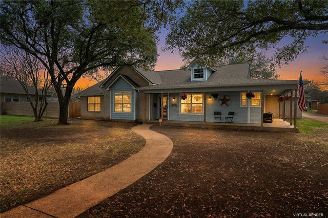 724 W 4th Street, Mcgregor, TX 76657