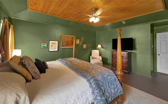 724 W 4th Street, Mcgregor, TX 76657