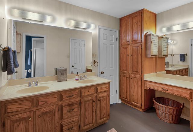 724 W 4th Street, Mcgregor, TX 76657