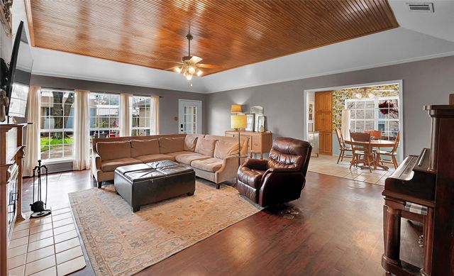 724 W 4th Street, Mcgregor, TX 76657