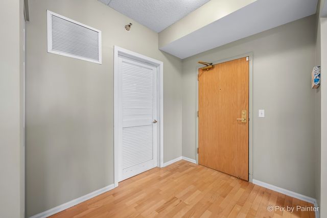 440 W Mahogany Court 312, Palatine, IL 60067