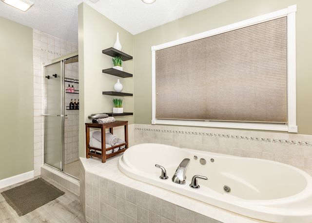2709 8TH Street Court, Moline, IL 61265