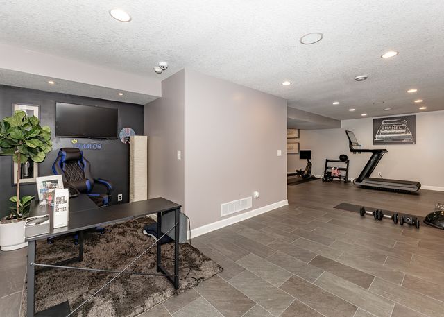2709 8TH Street Court, Moline, IL 61265