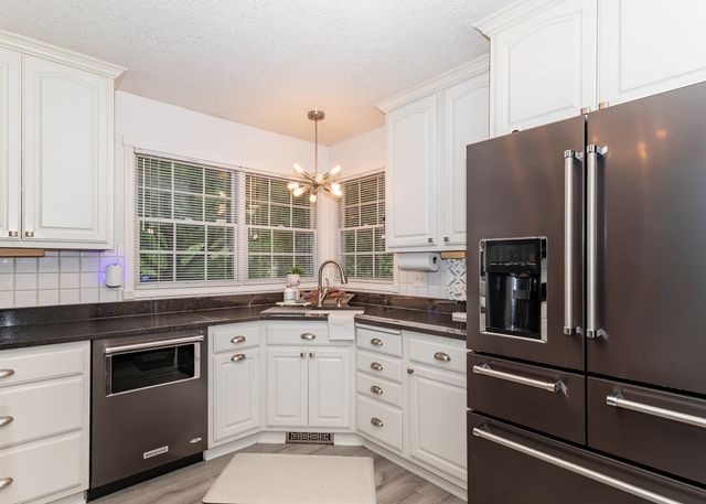 2709 8TH Street Court, Moline, IL 61265