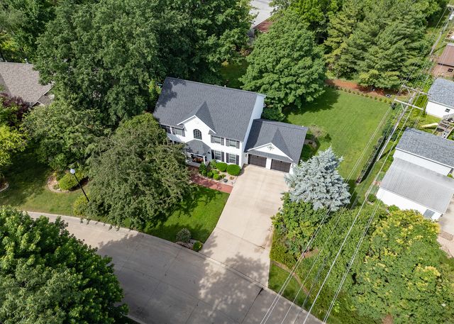 2709 8TH Street Court, Moline, IL 61265