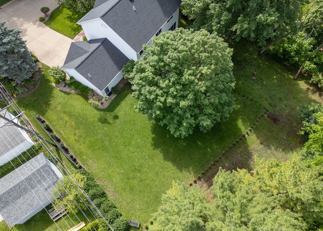2709 8TH Street Court, Moline, IL 61265