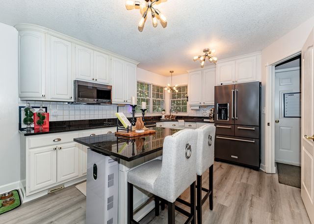 2709 8TH Street Court, Moline, IL 61265