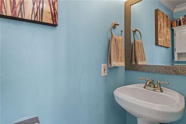 811 E 23rd Avenue, North Kansas City, MO 64116