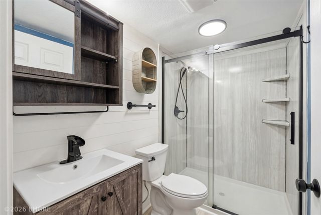 205 E Livingston Avenue, Des Moines, IA 50315