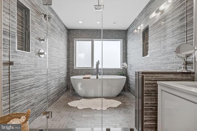 857 CORINTHIAN AVE, Philadelphia, PA 19130