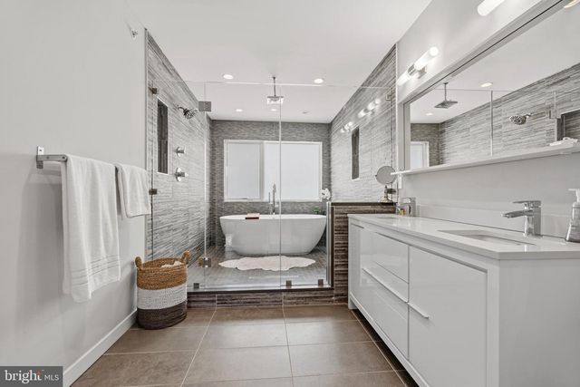 857 CORINTHIAN AVE, Philadelphia, PA 19130