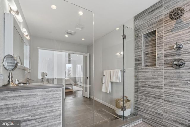 857 CORINTHIAN AVE, Philadelphia, PA 19130