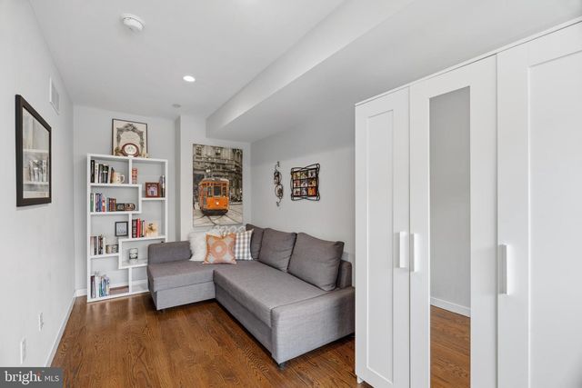 857 CORINTHIAN AVE, Philadelphia, PA 19130