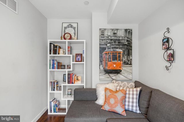 857 CORINTHIAN AVE, Philadelphia, PA 19130