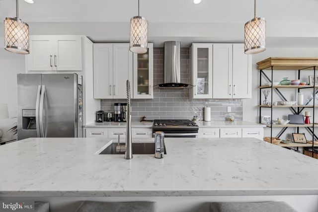 857 CORINTHIAN AVE, Philadelphia, PA 19130