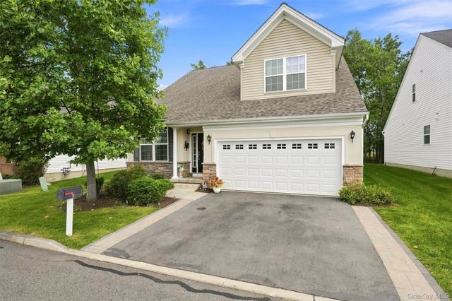 6 Cyprus Drive, Middletown, NY 10940
