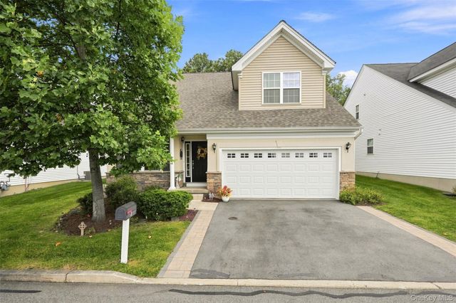 6 Cyprus Drive, Middletown, NY 10940
